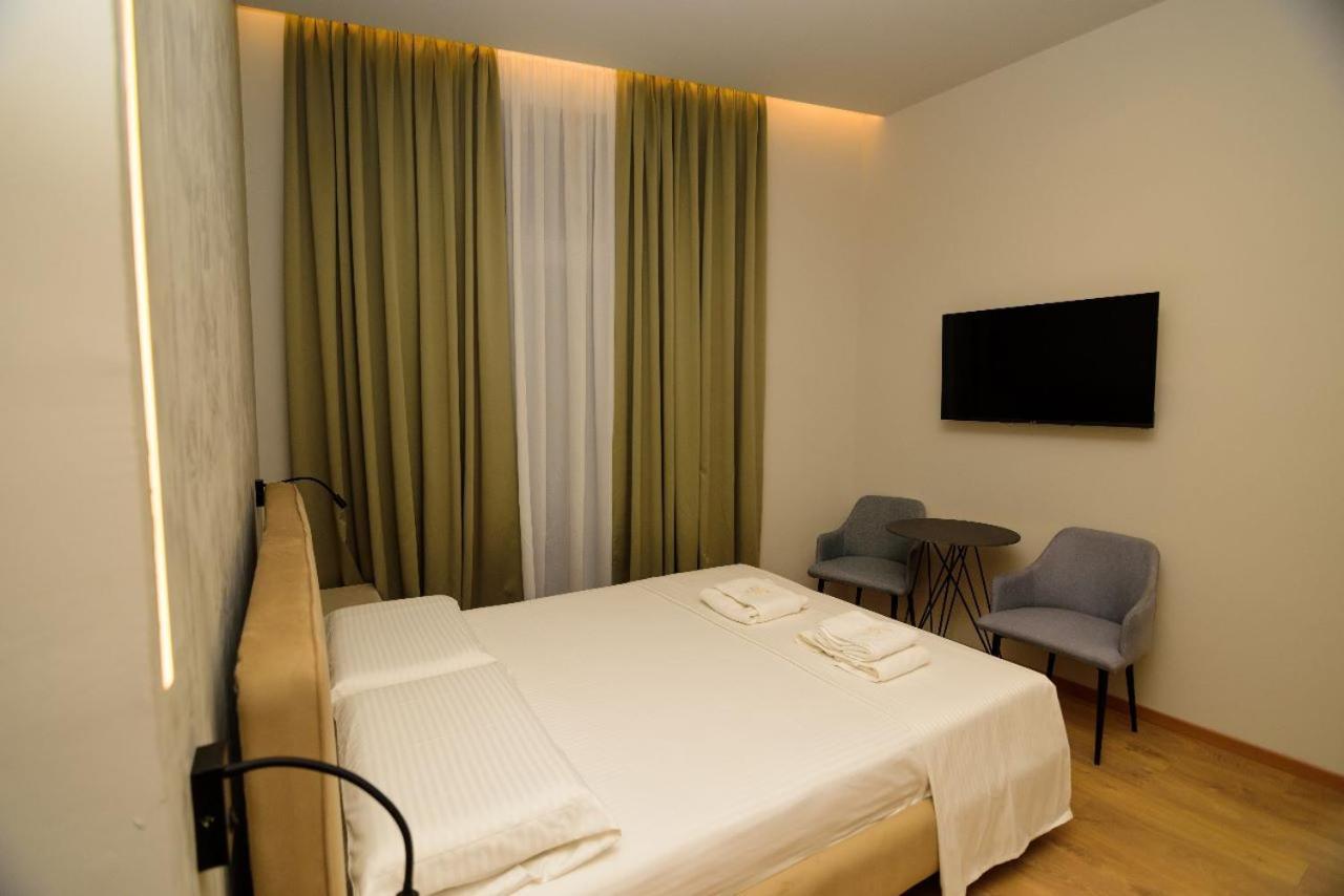 Hotel Zeneli Vlorë Eksteriør billede
