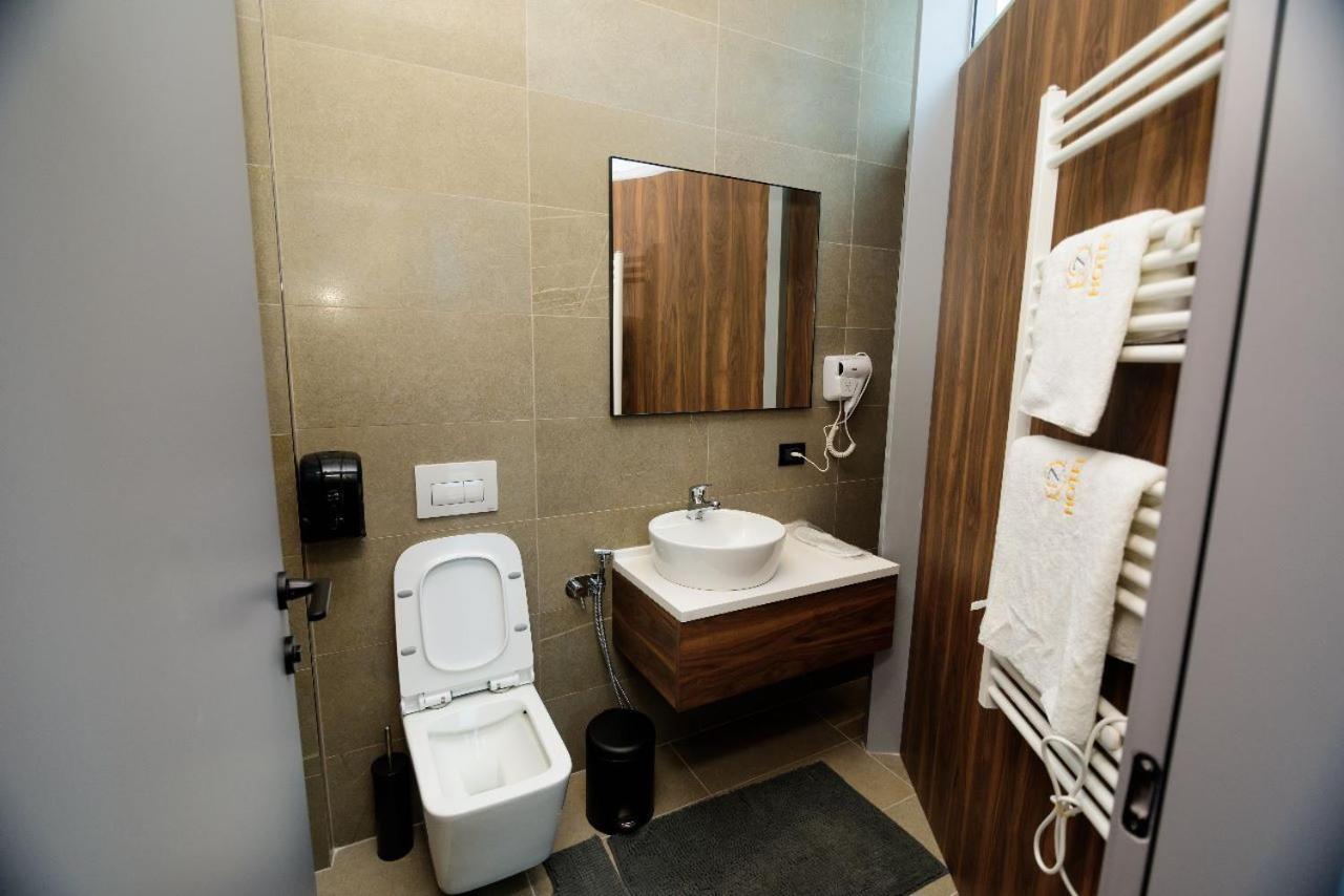 Hotel Zeneli Vlorë Eksteriør billede